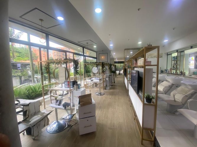 Local en venta en El Poblado, Medellín, 200 m² · foto 11 de 12