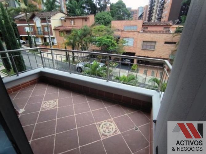 Casa de 5 alcobas en venta en Loma De San Jose, Sabaneta, 884 m² · foto 2 de 24
