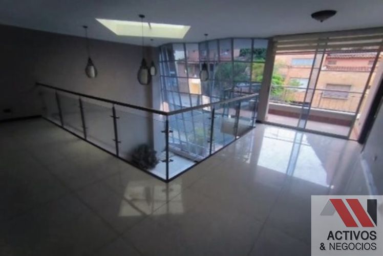 Casa de 5 alcobas en venta en Loma De San Jose, Sabaneta, 884 m² · foto 4 de 24