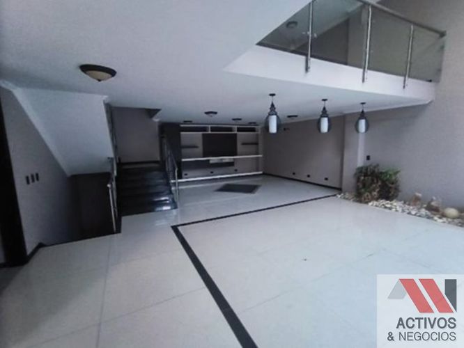 Casa de 5 alcobas en venta en Loma De San Jose, Sabaneta, 884 m² · foto 7 de 24
