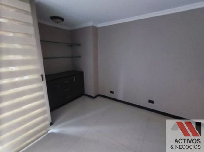 Casa de 5 alcobas en venta en Loma De San Jose, Sabaneta, 884 m² · foto 11 de 24