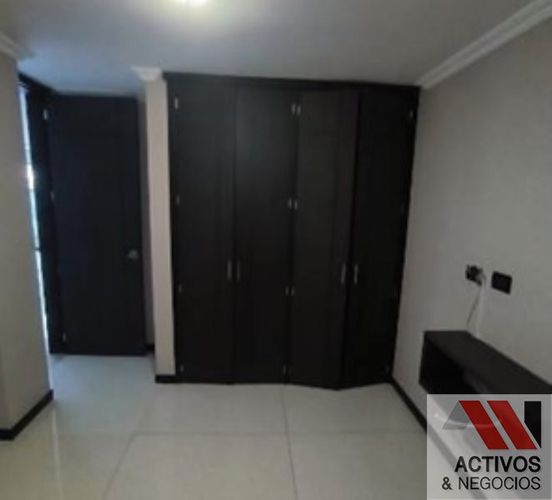 Casa de 5 alcobas en venta en Loma De San Jose, Sabaneta, 884 m² · foto 14 de 24