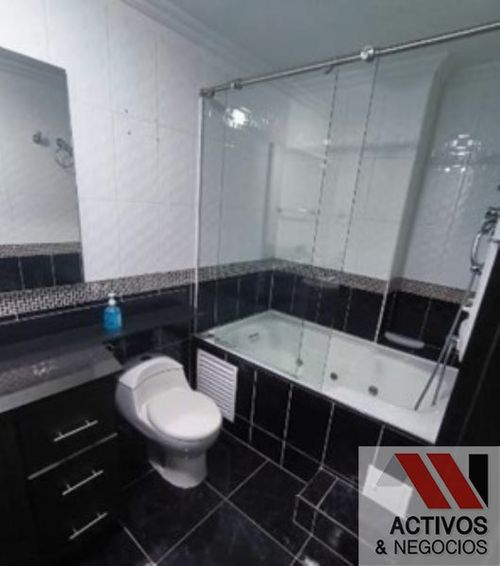 Casa de 5 alcobas en venta en Loma De San Jose, Sabaneta, 884 m² · foto 15 de 24