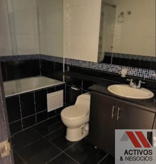 Casa de 5 alcobas en venta en Loma De San Jose, Sabaneta, 884 m² · foto 17 de 24