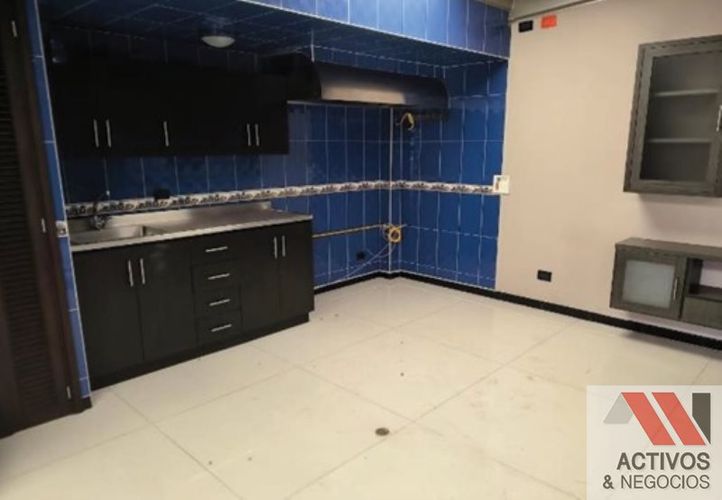 Casa de 5 alcobas en venta en Loma De San Jose, Sabaneta, 884 m² · foto 22 de 24