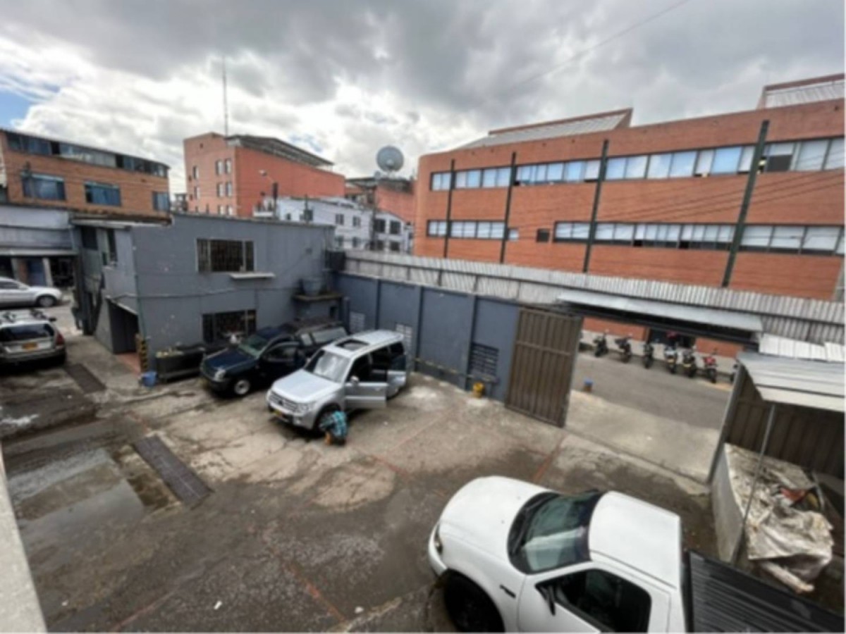 Casa en venta en Alcazares, Bogotá · foto 3 de 13