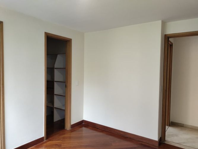 Apartamento de 3 alcobas en arriendo en El Poblado, Medellín, 175 m² · foto 11 de 19