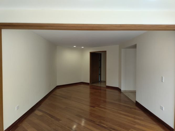 Apartamento de 3 alcobas en arriendo en El Poblado, Medellín, 175 m² · foto 4 de 19