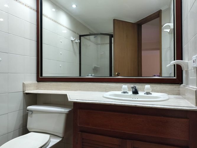 Apartamento de 3 alcobas en arriendo en El Poblado, Medellín, 175 m² · foto 17 de 19