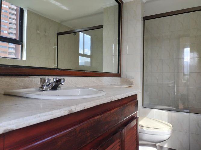 Apartamento de 3 alcobas en arriendo en El Poblado, Medellín, 175 m² · foto 19 de 19