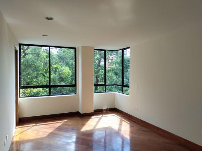 Apartamento de 3 alcobas en arriendo en El Poblado, Medellín, 175 m² · foto 3 de 19