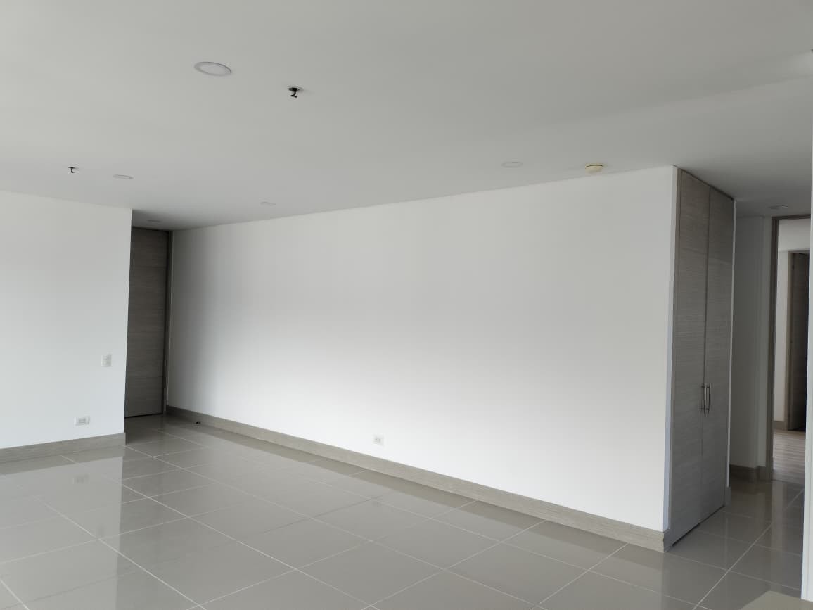 Apartamento en arriendo en El Poblado, Medellín · foto 7 de 18