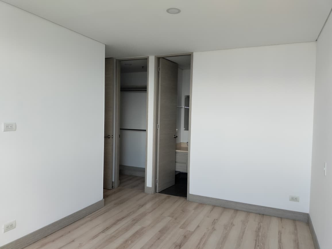 Apartamento en arriendo en El Poblado, Medellín · foto 13 de 18