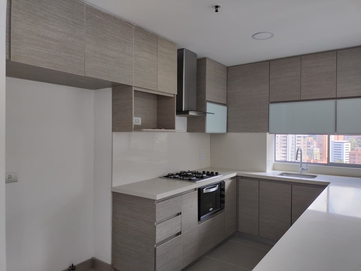 Apartamento en arriendo en El Poblado, Medellín · foto 6 de 18