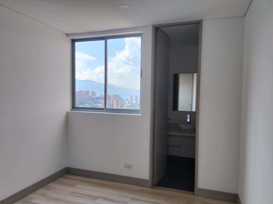 Apartamento en arriendo en El Poblado, Medellín · foto 12 de 18