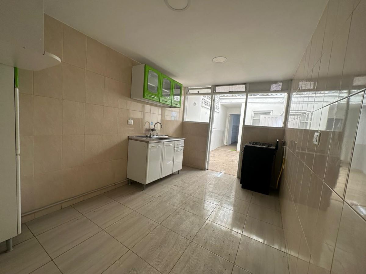 Casa en venta en Barrios Unidos, Bogotá · foto 8 de 24