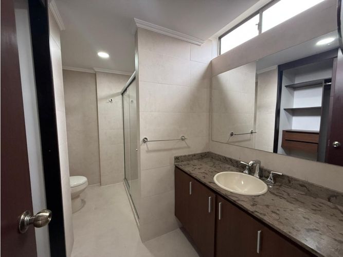 Apartamento en venta en El Poblado, Medellín · foto 3 de 16