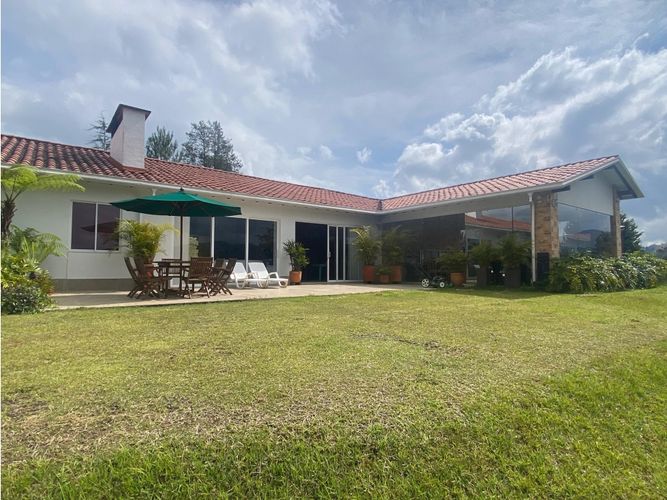 Casa de 4 alcobas en venta en Pantanillo, El Retiro, 535 m² · foto 2 de 24