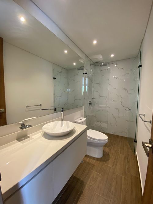 Apartamento de 1 alcoba en arriendo en Chicó Navarra, Bogotá, 60 m² · foto 2 de 10