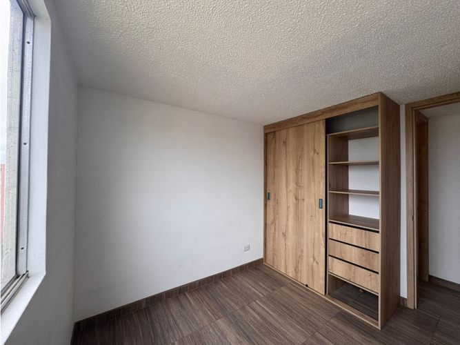 Apartamento de 3 alcobas en venta en Potrero Grande, Madrid, 51 m² · foto 6 de 15