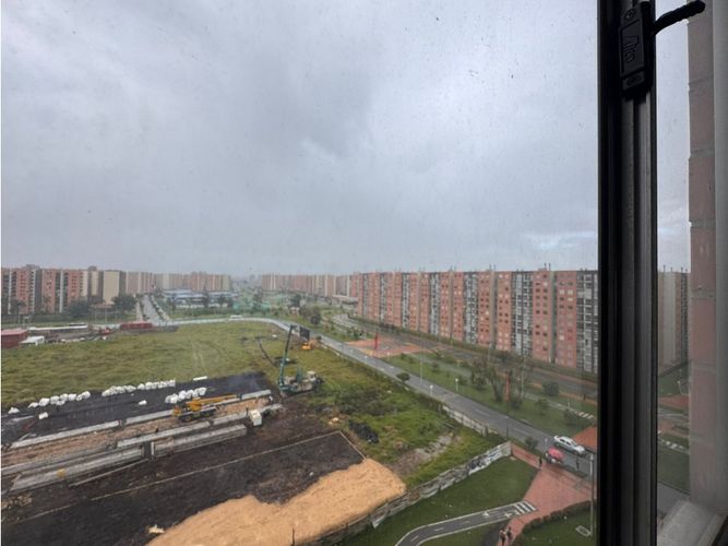Apartamento de 3 alcobas en venta en Potrero Grande, Madrid, 51 m² · foto 7 de 15