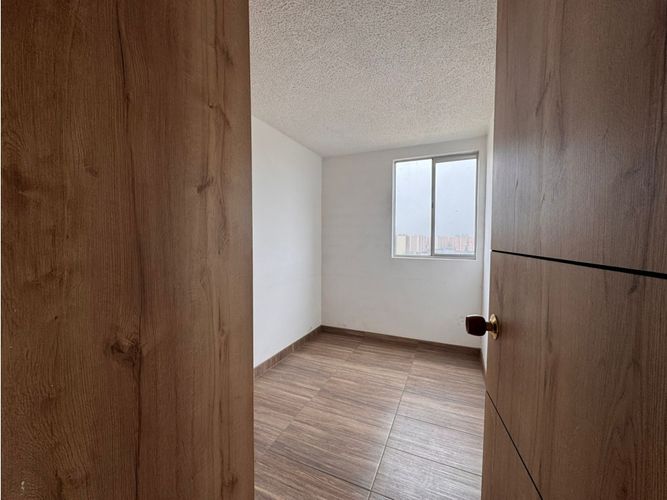 Apartamento de 3 alcobas en venta en Potrero Grande, Madrid, 51 m² · foto 11 de 15
