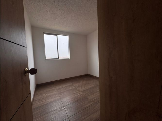 Apartamento de 3 alcobas en venta en Potrero Grande, Madrid, 51 m² · foto 12 de 15