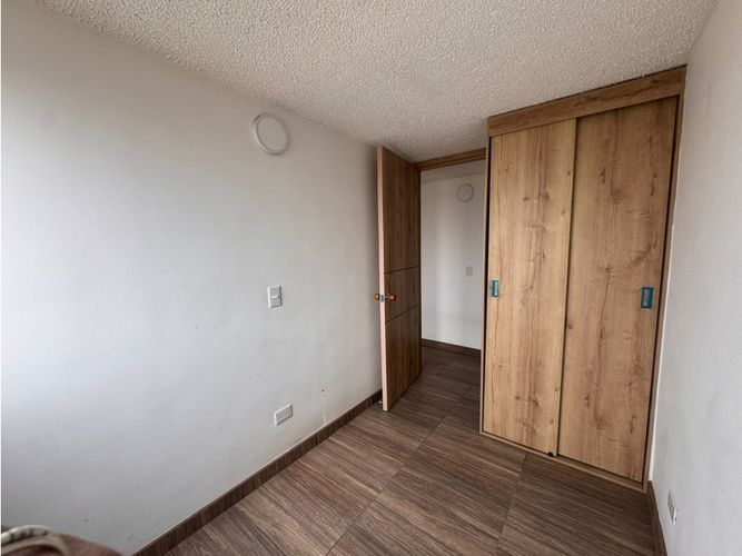 Apartamento de 3 alcobas en venta en Potrero Grande, Madrid, 51 m² · foto 13 de 15