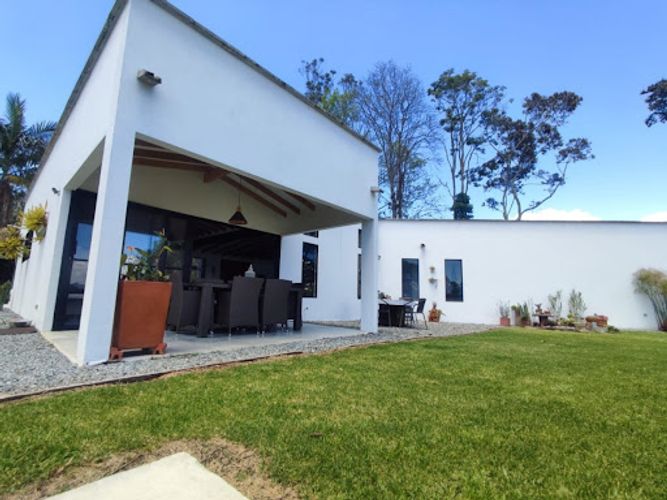 Casa de 3 alcobas en venta en La Alhambra, El Carmen de Viboral, 237 m² · foto 4 de 24