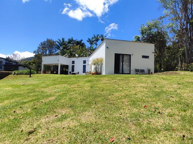 Casa de 3 alcobas en venta en La Alhambra, El Carmen de Viboral, 237 m² · foto 5 de 24