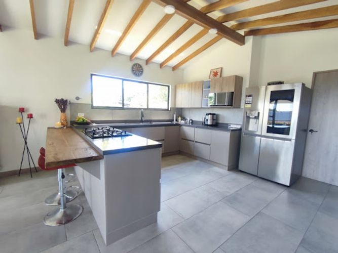 Casa de 3 alcobas en venta en La Alhambra, El Carmen de Viboral, 237 m² · foto 13 de 24