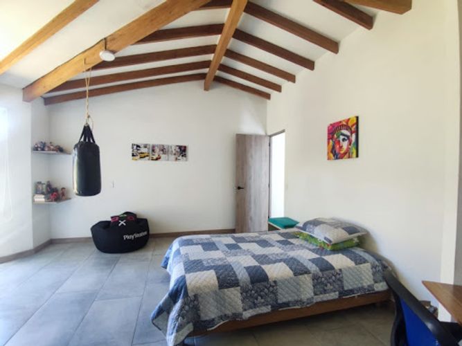 Casa de 3 alcobas en venta en La Alhambra, El Carmen de Viboral, 237 m² · foto 17 de 24