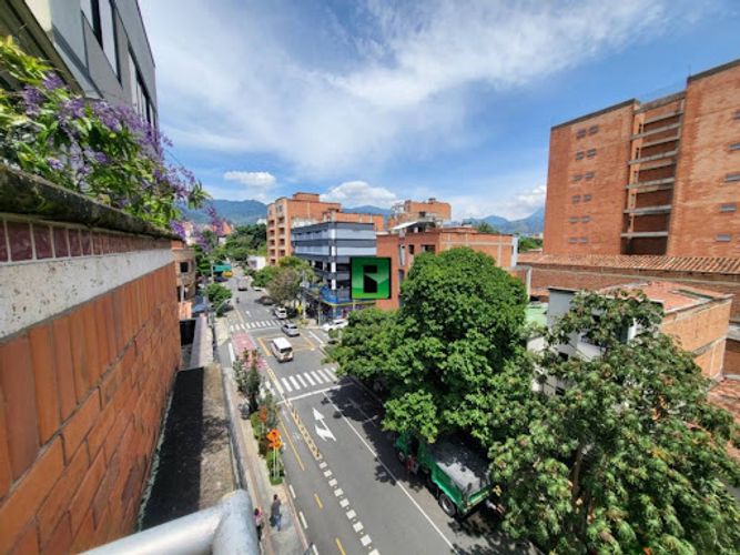 Oficina en arriendo en Belén, Medellín, 210 m² · foto 3 de 24