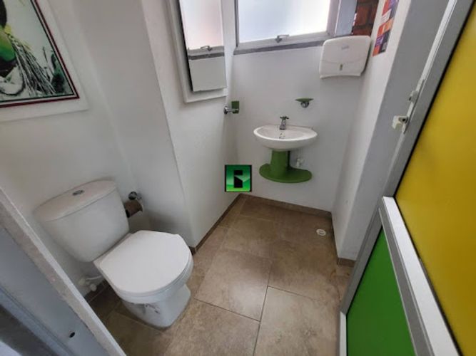 Oficina en arriendo en Belén, Medellín, 210 m² · foto 7 de 24