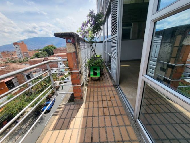 Oficina en arriendo en Belén, Medellín, 210 m² · foto 8 de 24