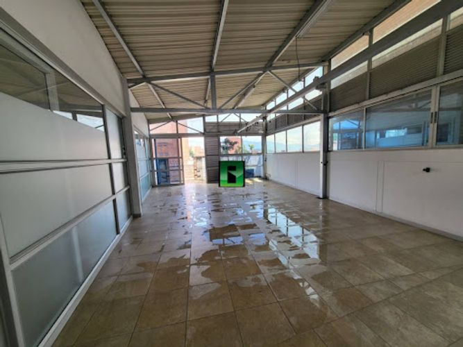Oficina en arriendo en Belén, Medellín, 210 m² · foto 11 de 24
