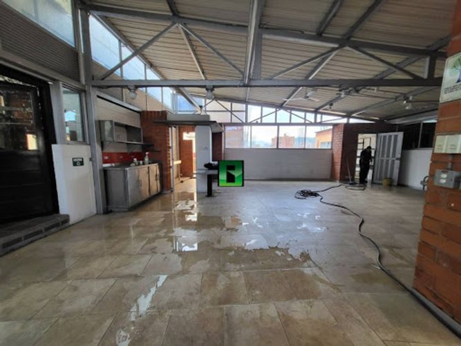 Oficina en arriendo en Belén, Medellín, 210 m² · foto 17 de 24