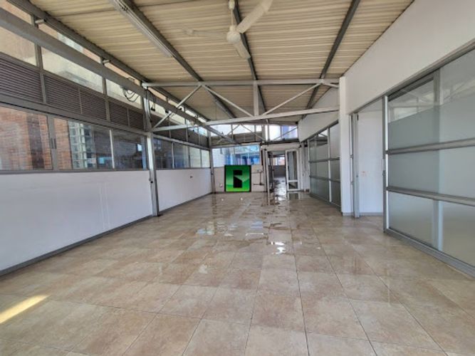 Oficina en arriendo en Belén, Medellín, 210 m² · foto 19 de 24