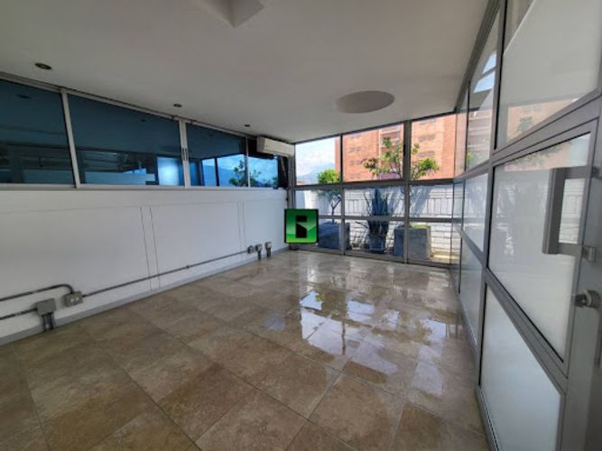 Oficina en arriendo en Belén, Medellín, 210 m² · foto 22 de 24