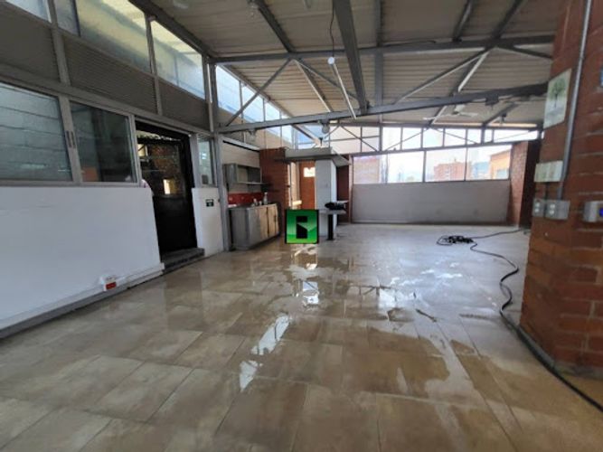 Oficina en arriendo en Belén, Medellín, 210 m² · foto 23 de 24