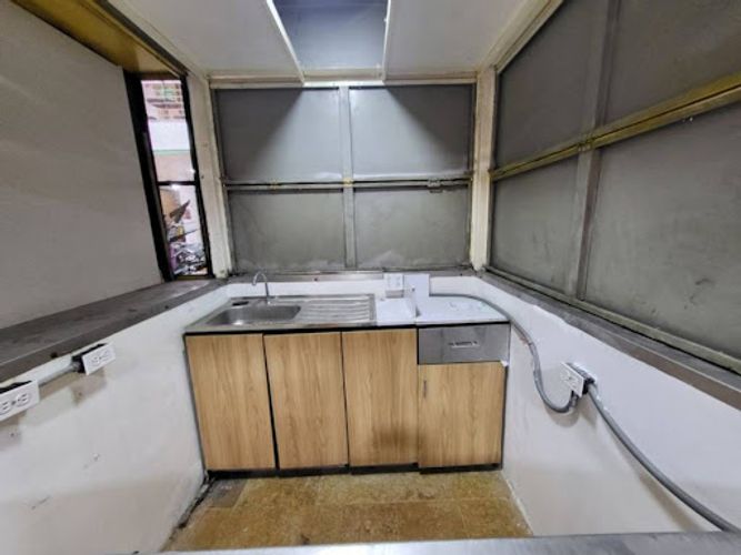 Local en arriendo en La Candelaria, Medellín · foto 10 de 16