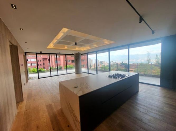 Apartamento de 2 alcobas en arriendo en Transversal Inferior, Medellín, 136 m² · foto 3 de 24