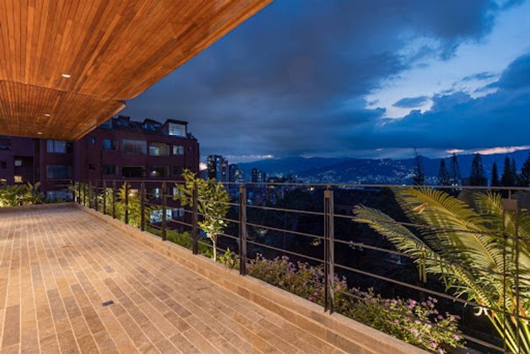 Apartamento de 2 alcobas en arriendo en Transversal Inferior, Medellín, 136 m² · foto 22 de 24