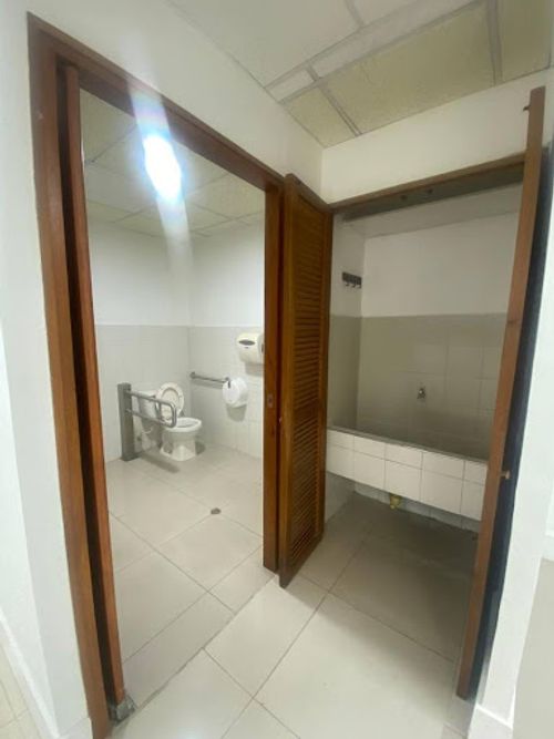 Bodega en arriendo en Cristo Rey, Medellín, 420 m² · foto 2 de 24