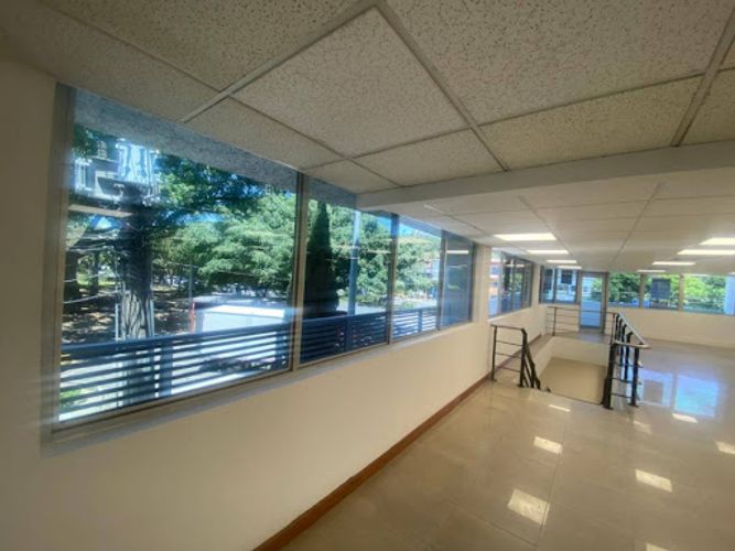 Bodega en arriendo en Cristo Rey, Medellín, 420 m² · foto 4 de 24
