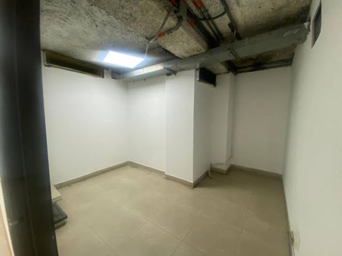 Bodega en arriendo en Cristo Rey, Medellín, 420 m² · foto 9 de 24