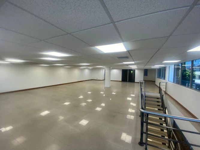 Bodega en arriendo en Cristo Rey, Medellín, 420 m² · foto 12 de 24