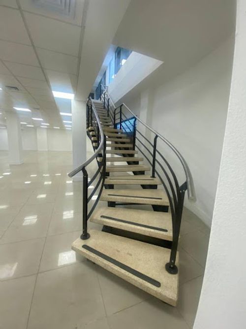 Bodega en arriendo en Cristo Rey, Medellín, 420 m² · foto 18 de 24
