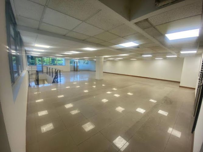 Bodega en arriendo en Cristo Rey, Medellín, 420 m² · foto 20 de 24