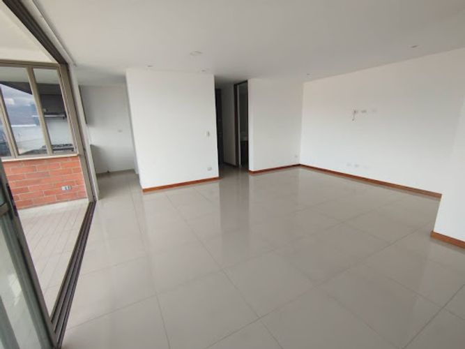 Apartamento de 2 alcobas en arriendo en Los Balsos, Medellín, 105 m² · foto 3 de 24